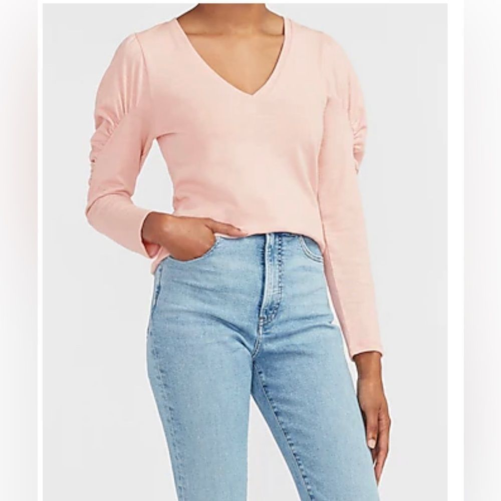 Express Ruched Puff Sleeve Top
Color: Dusty Rose
Size: XL